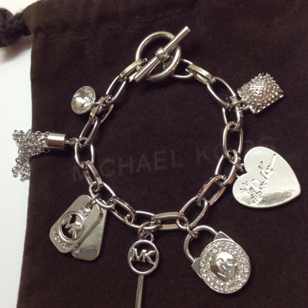 NEW Michael Kors Silver Charm Toggle Bracelet - Picture 2 of 9